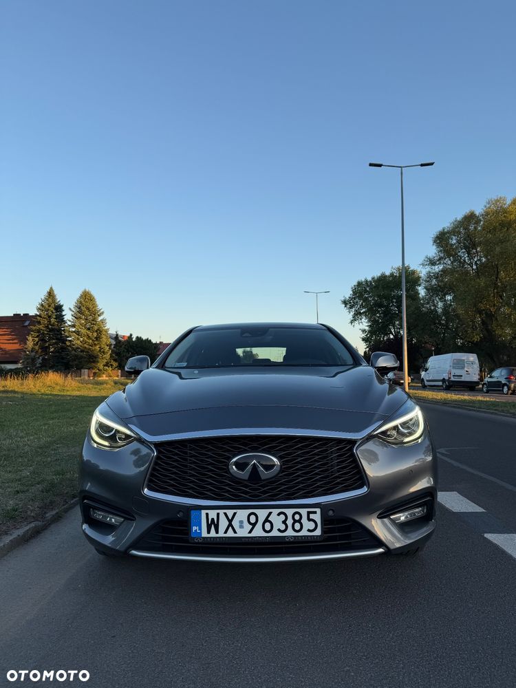 Infiniti Q30 1.6t Premium Tech 7DCT - 9