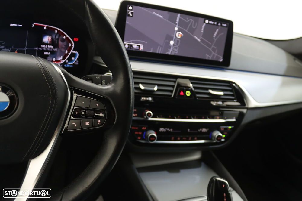 BMW 530 e Line Luxury - 12