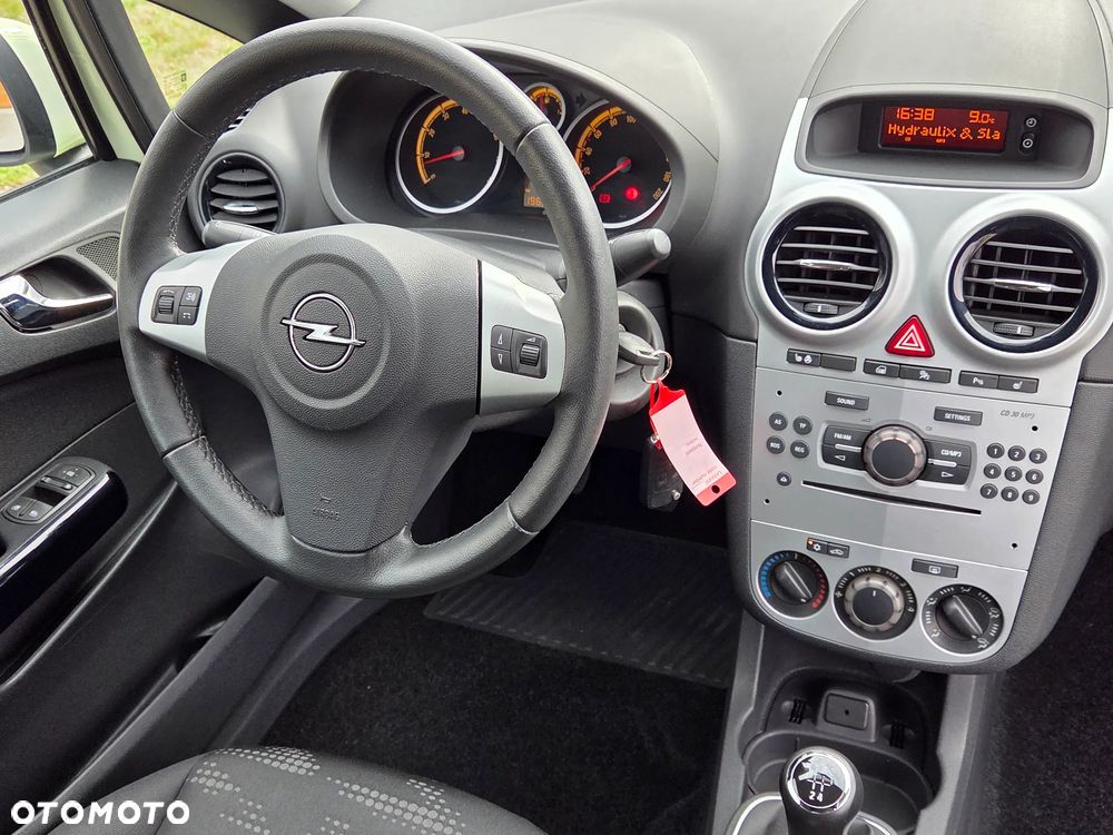 Opel Corsa 1.4 16V Satellite - 22