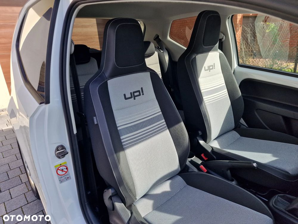 Volkswagen up! 1.0 black - 18