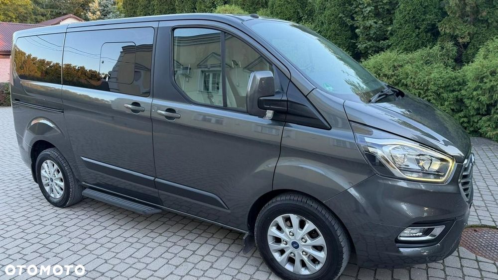 Ford Tourneo Custom - 16