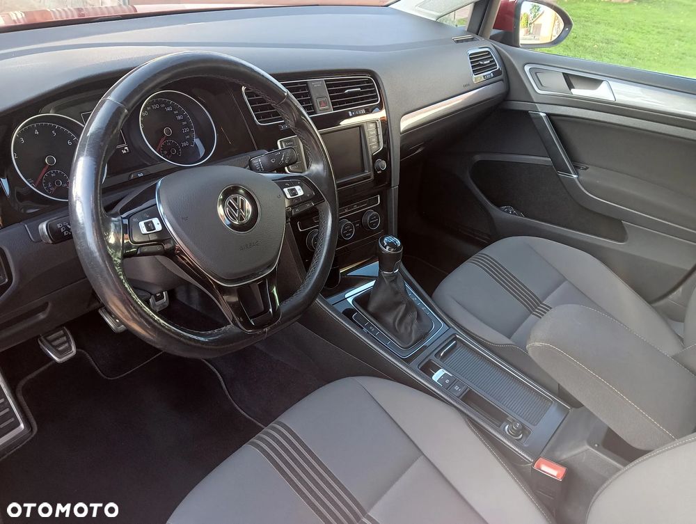 Volkswagen Golf 1.2 TSI BlueMotion Technology Allstar - 4