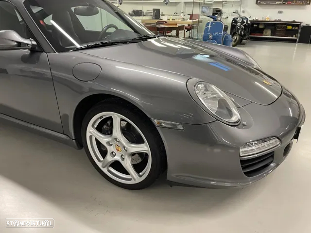 Porsche 911 Série F - 16