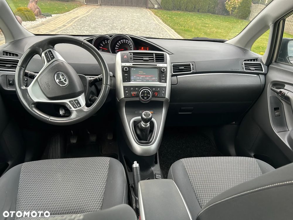 Toyota Verso 1.6 D-4D Prestige - 8