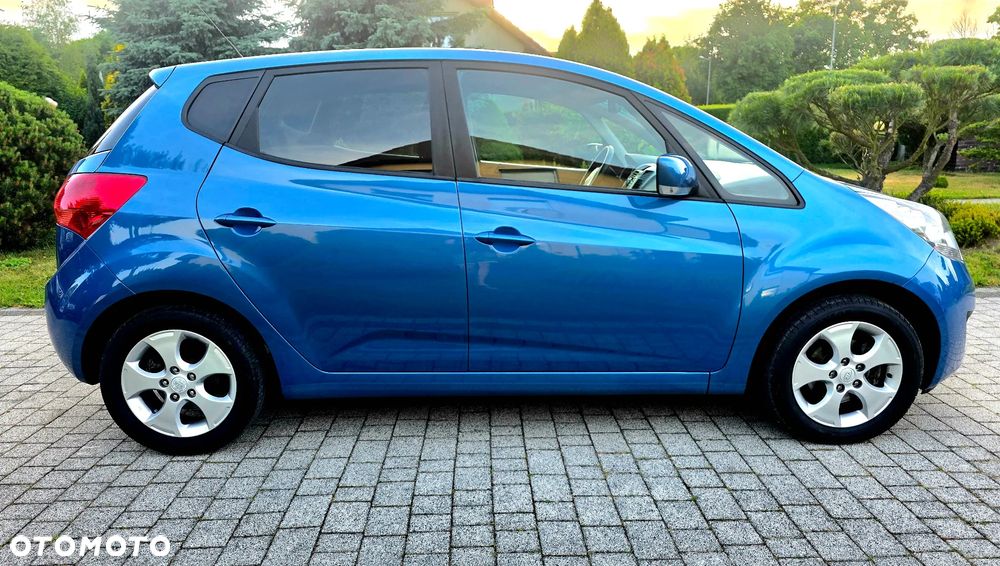 Kia Venga 1.6 L - 6