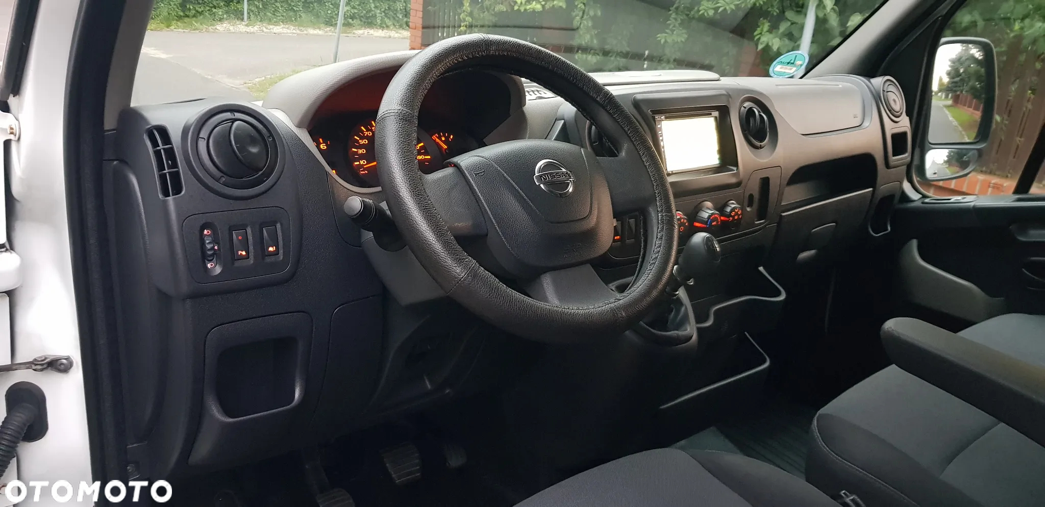 Nissan NV 400 - 11