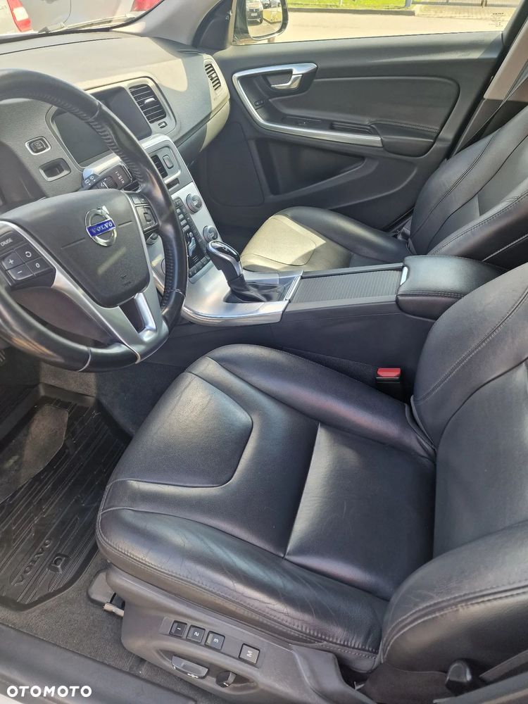 Volvo V60 Cross Country T5 Geartronic Momentum - 19