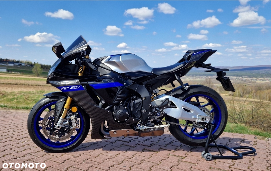 Yamaha R1 - 7