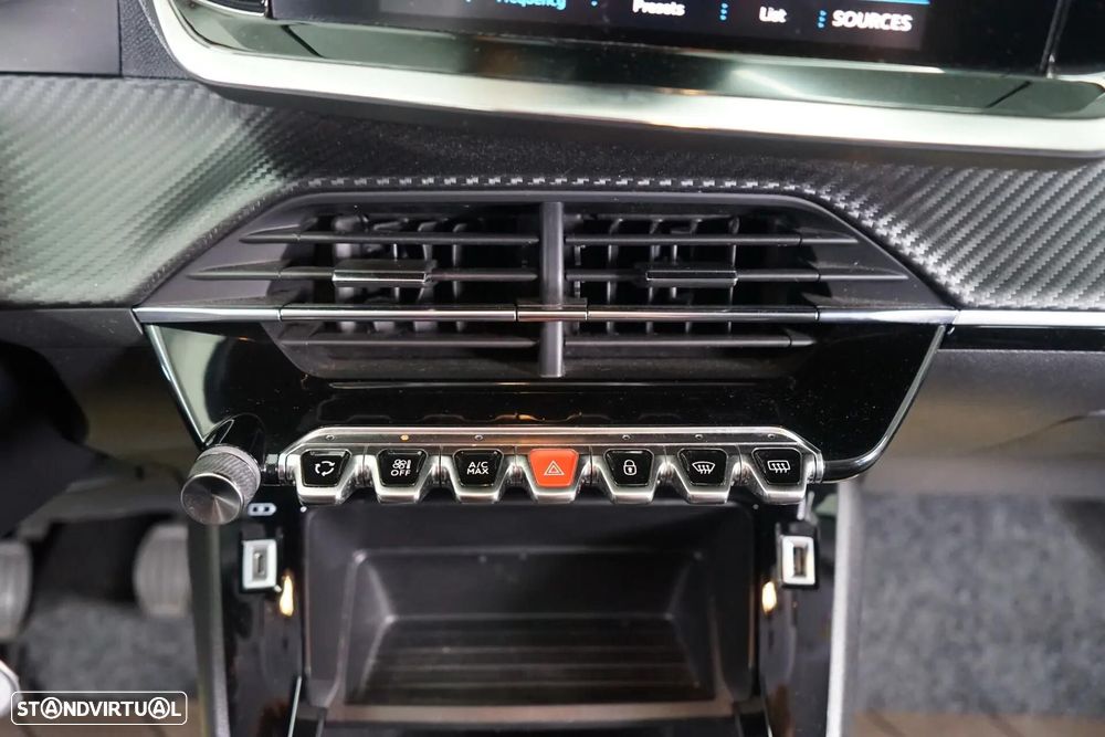 Peugeot 2008 1.2 PureTech Allure Pack - 31