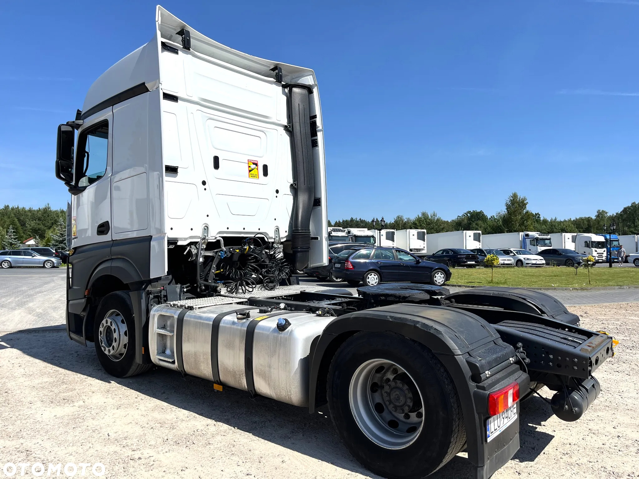 Mercedes-Benz Actros - 3