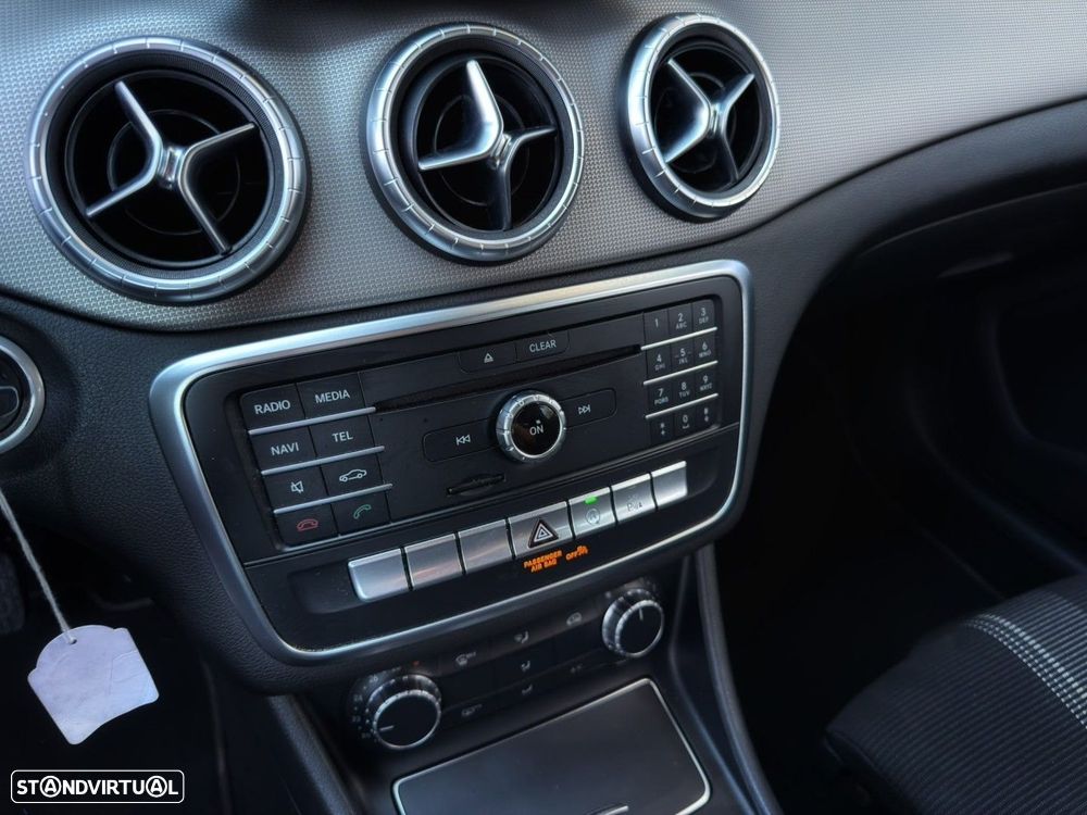 Mercedes-Benz CLA 180 d Shooting Brake Urban - 16