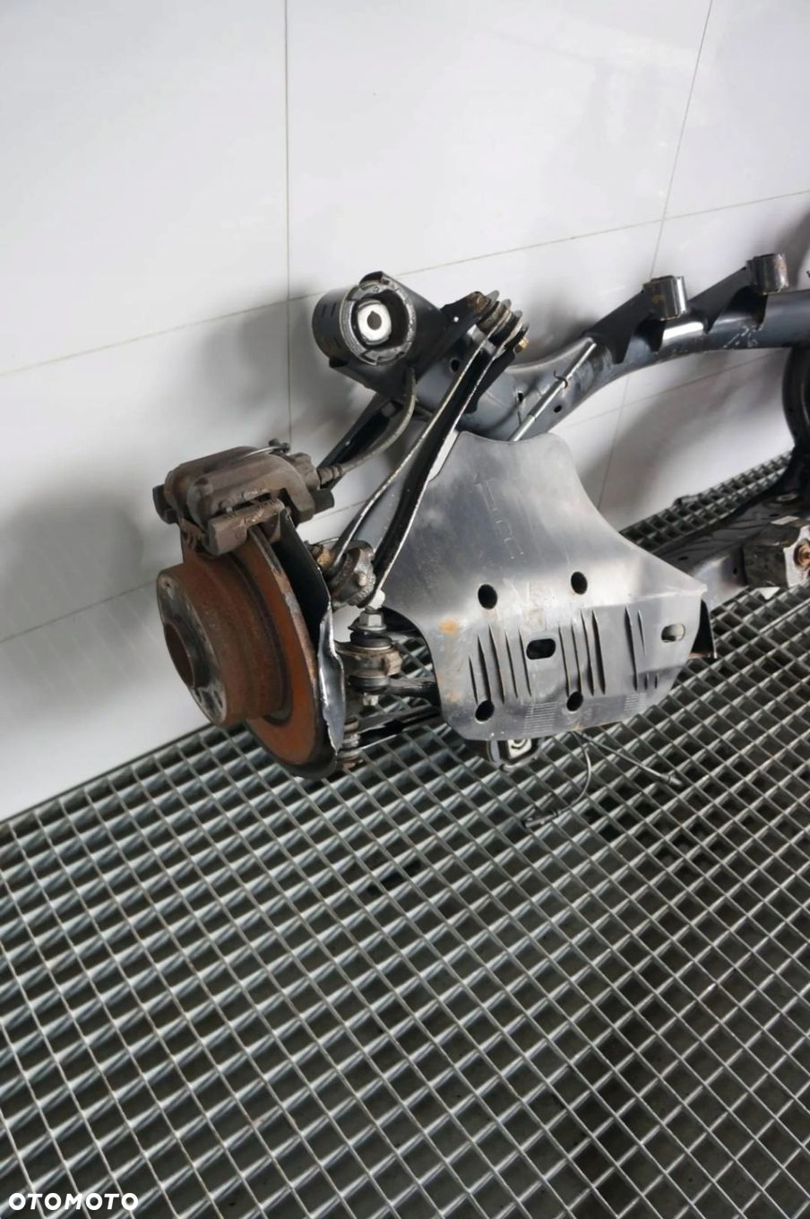 BELKA OŚ TYŁ SANKI ZAWIESZENIE BMW F20 - 9