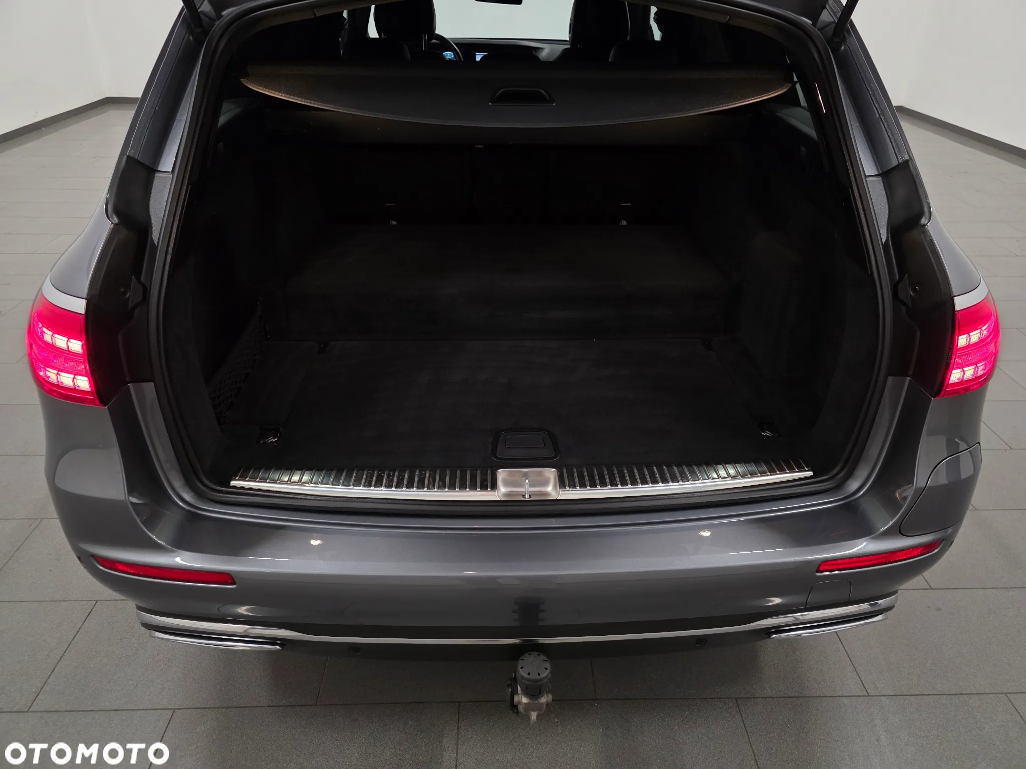 Mercedes-Benz Klasa E 300 d T 9G-TRONIC Exclusive - 38