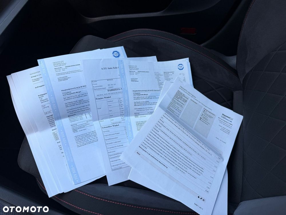 Skoda Octavia 2.0 TDI RS Challenge DSG - 39
