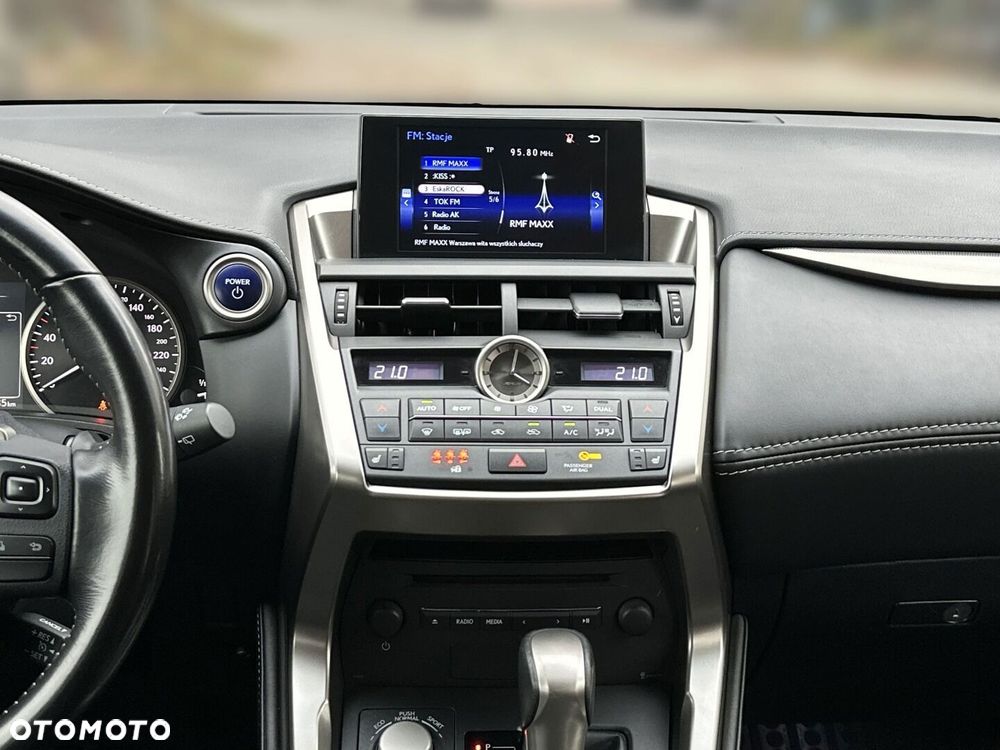 Lexus NX 300h Comfort AWD - 19