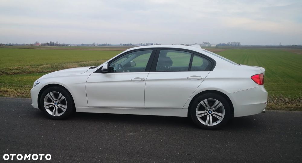 BMW Seria 3 318d DPF Edition Lifestyle - 10