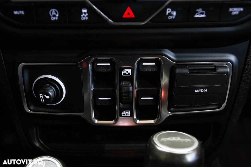 Jeep Gladiator 3.0L V6 Diesel AT8 4x4 264 CP Overland - 21