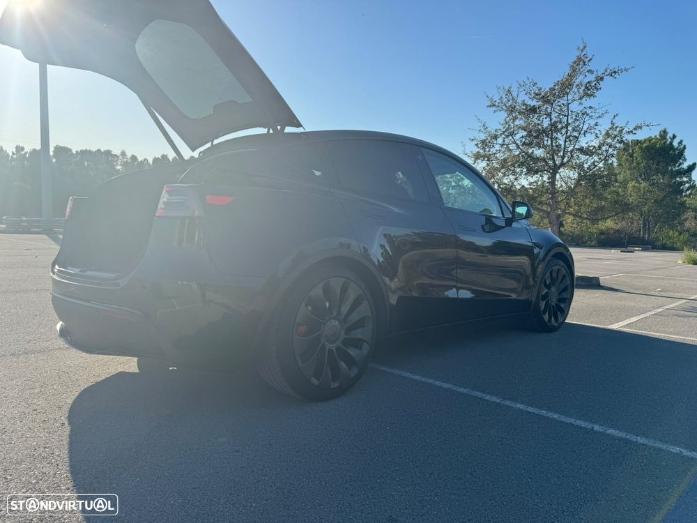 Tesla Model Y Performance Dual Motor AWD - 45