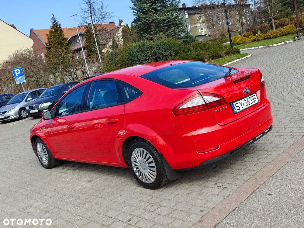 Ford Mondeo 2.0 Ghia X - 13