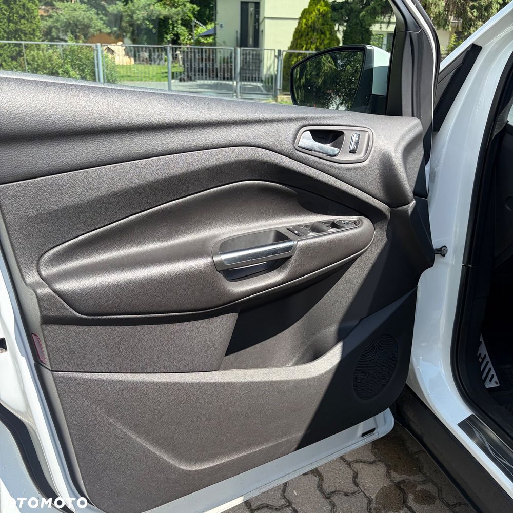 Ford Kuga 2.0 TDCi 4x4 Titanium - 12