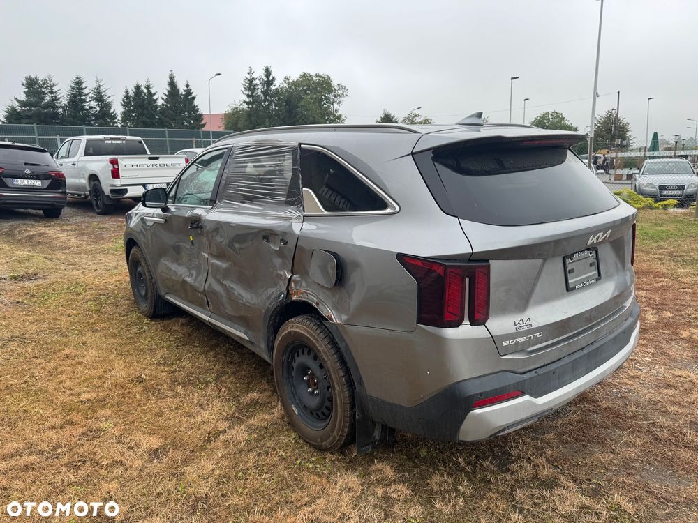 Kia Sorento - 12