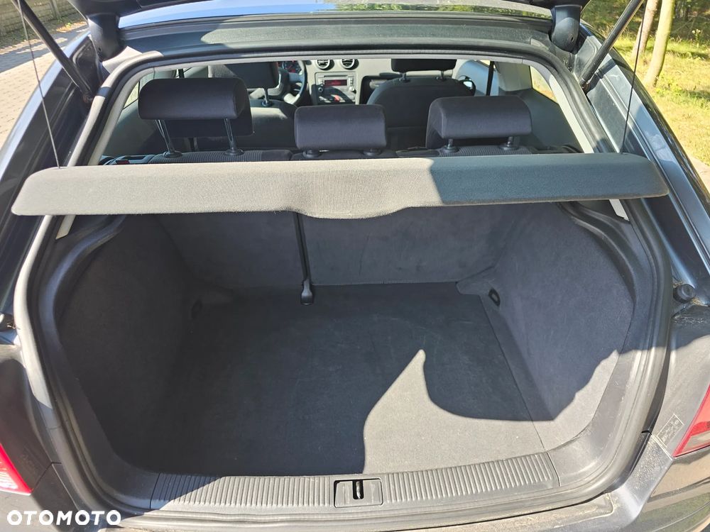 Audi A3 3-drzwiowe 1.6 tiptronic Attraction - 5