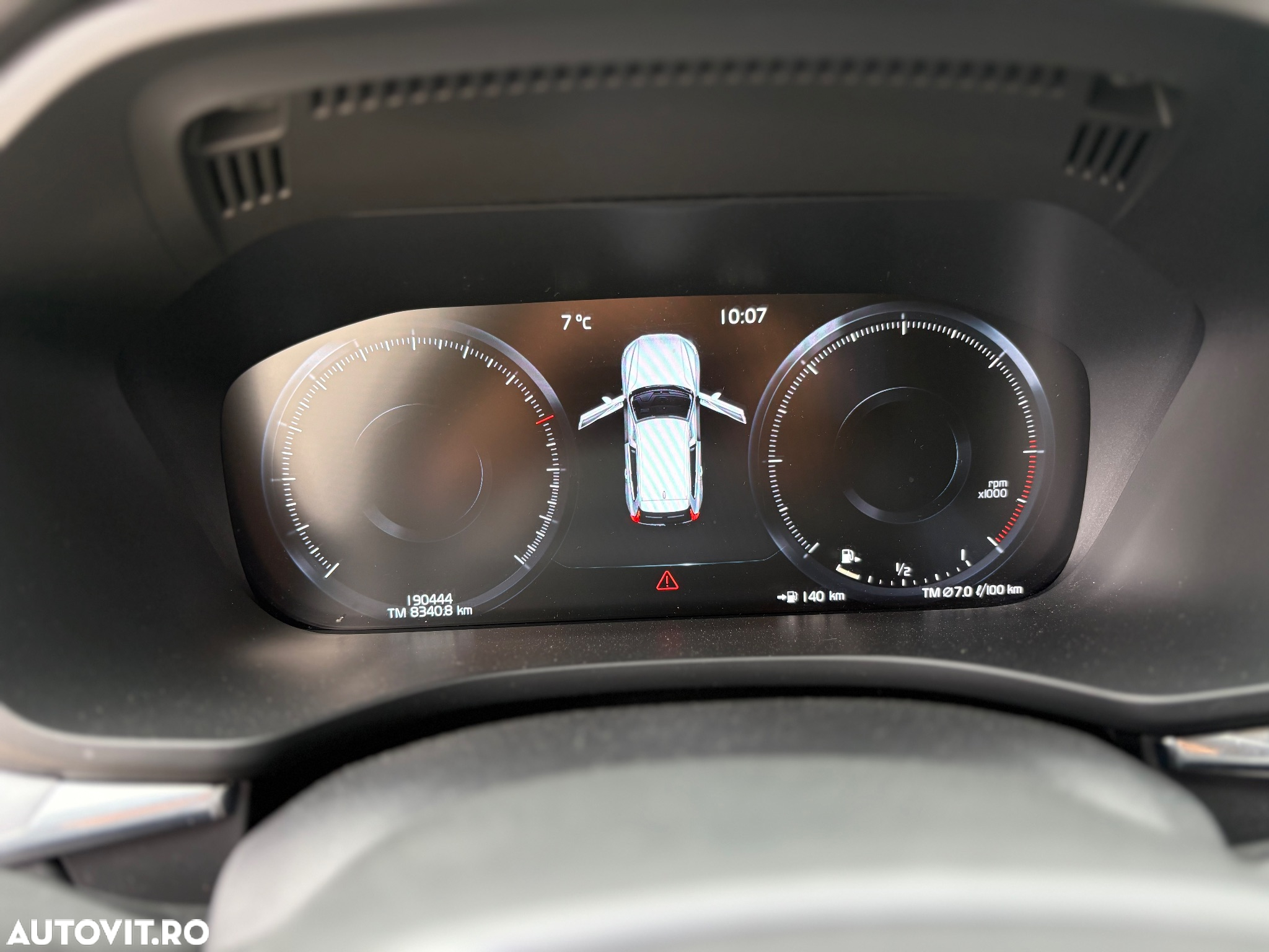 Volvo XC 60 B4 MHEV AWD Momentum Pro - 34