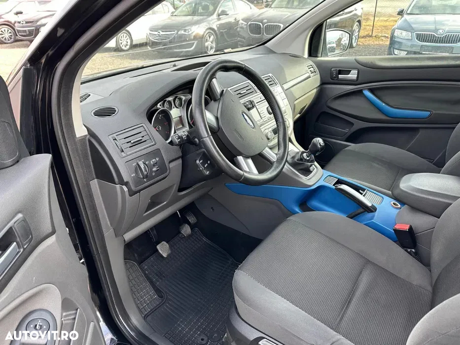 Ford Kuga 2.0 TDCi 2x4 Trend - 4