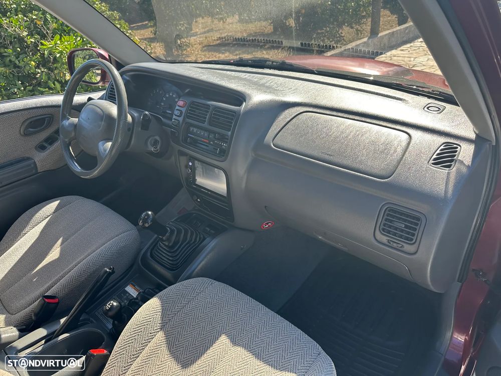 Suzuki Grand Vitara Metal Top 2.0 TDi - 37