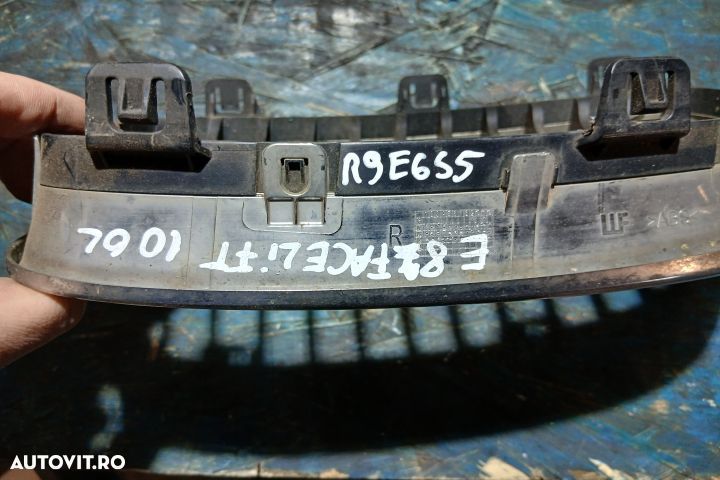 Grila radiator dreapta 7179656 7166440 7179656 7166440 BMW Seria 1 E8 - 3