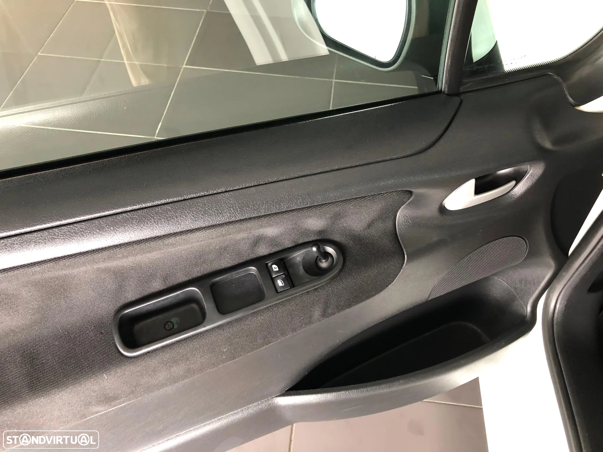 Peugeot 207 - 15