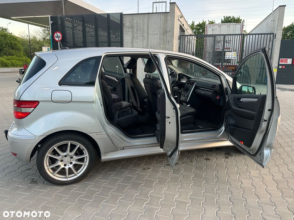 Mercedes-Benz Klasa B 160 BlueEFFICIENCY SPORT EDITION - 35