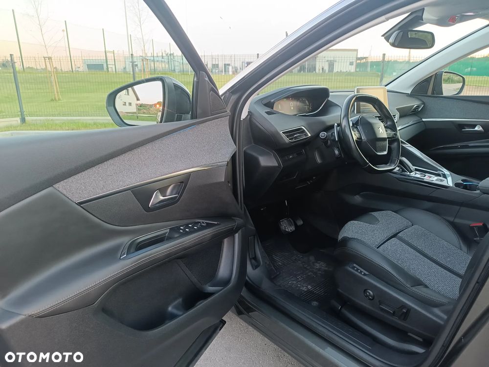 Peugeot 3008 1.6 BlueHDi Allure S&S EAT6 - 22