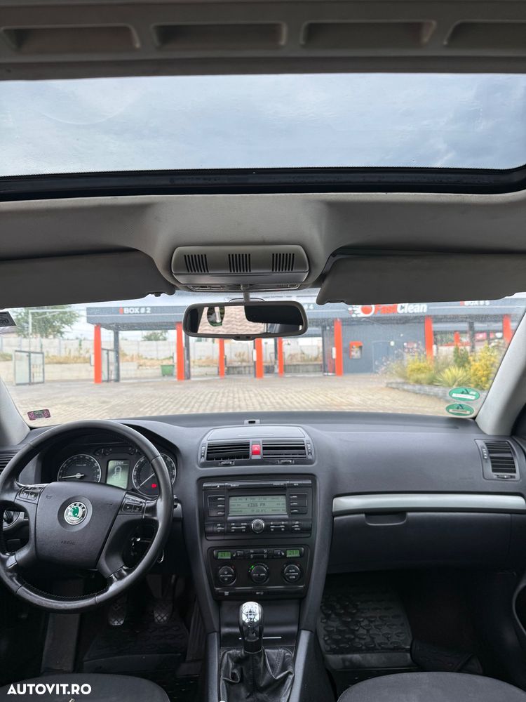 Skoda Octavia 1.6 MPI Elegance - 16