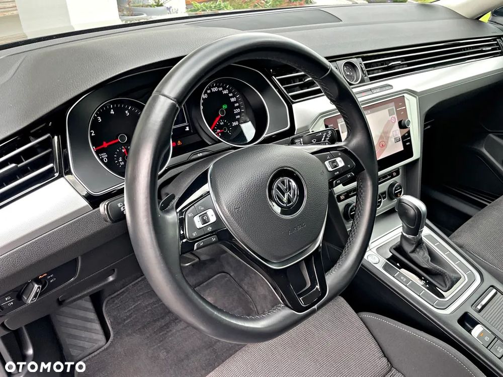 Volkswagen Passat ver-variant-1-5-tsi-opf-dsg-comfortline - 20