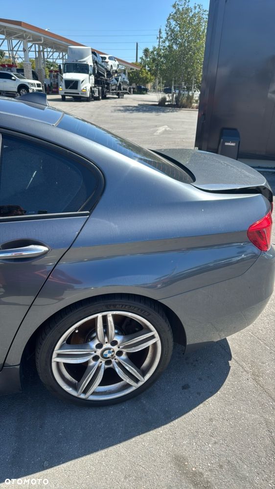 BMW Seria 5 550i Sport-Aut - 7