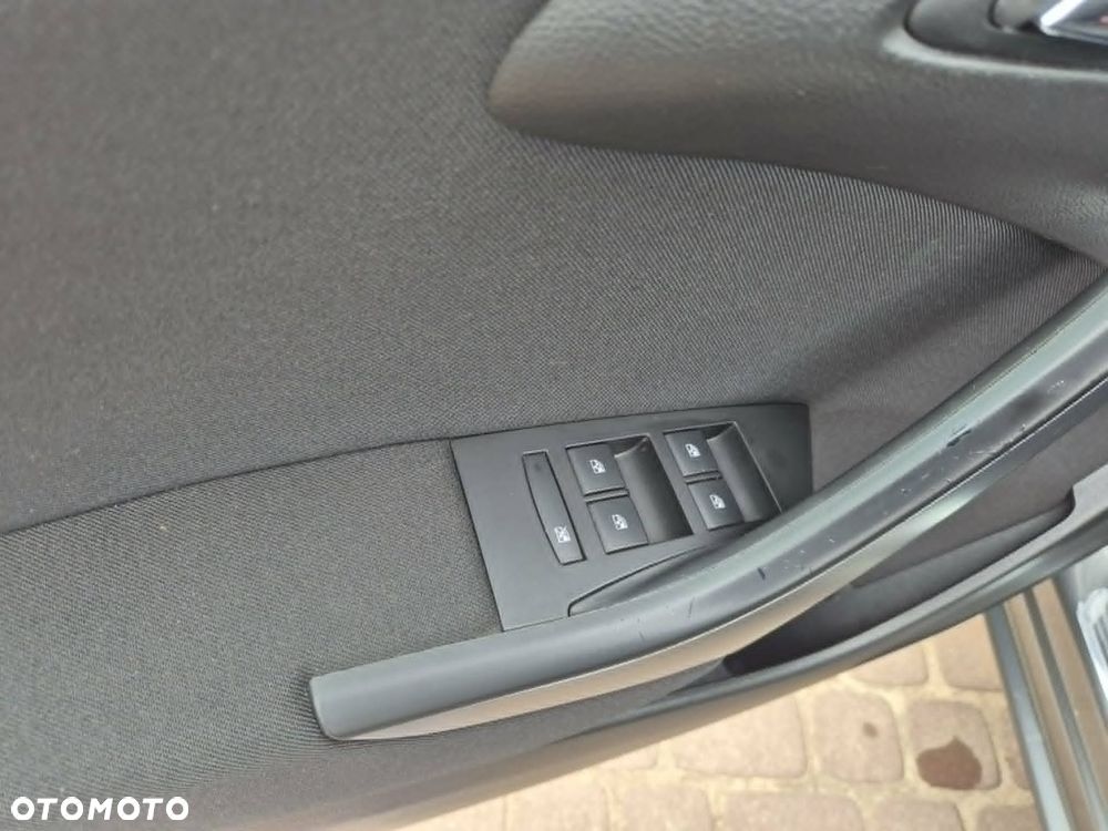 Opel Astra 1.6 Business - 22