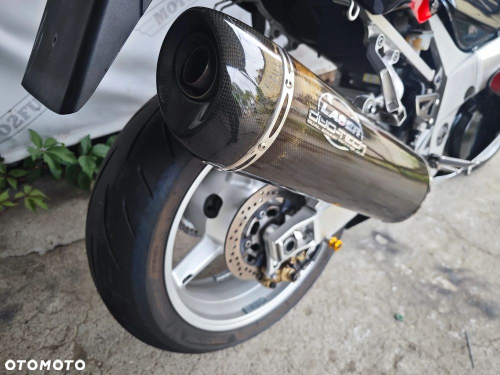 Suzuki GSX-R - 15