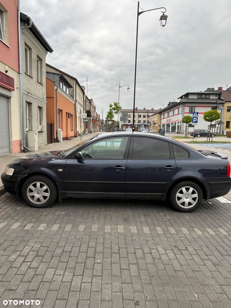 Volkswagen Passat 1.8 - 3