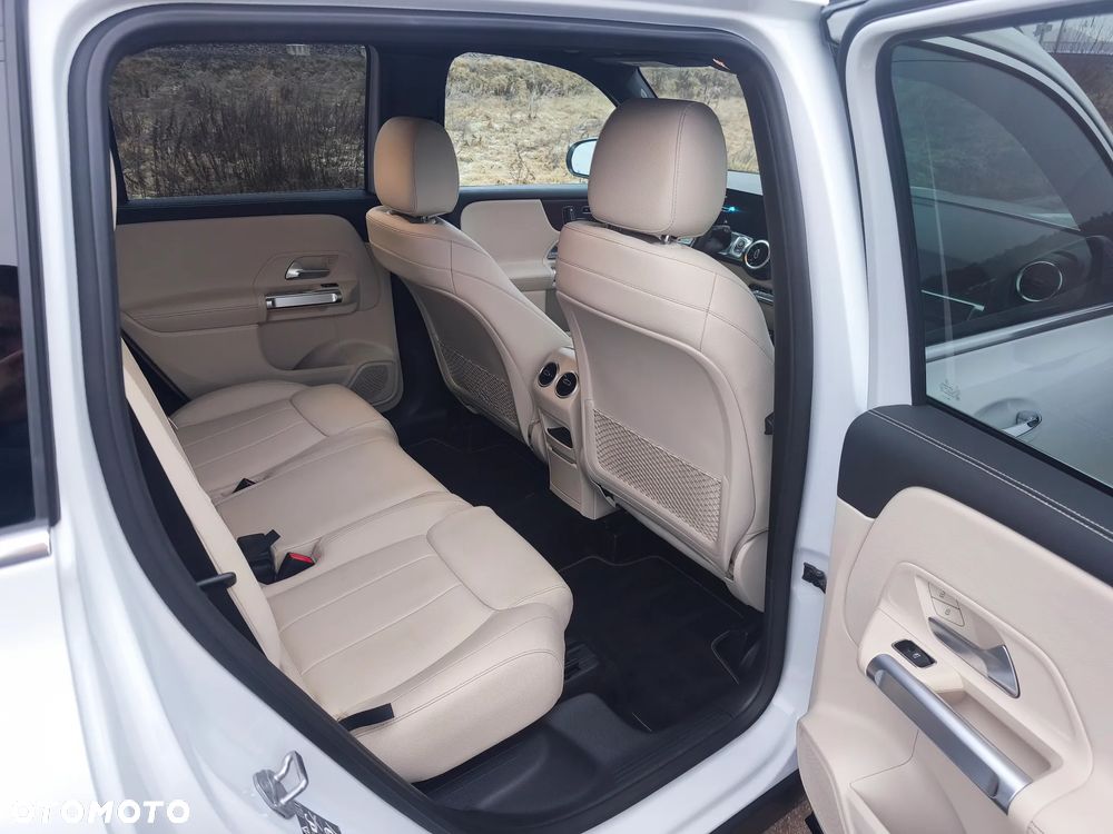 Mercedes-Benz GLB 250 8G-DCT Progressive - 11