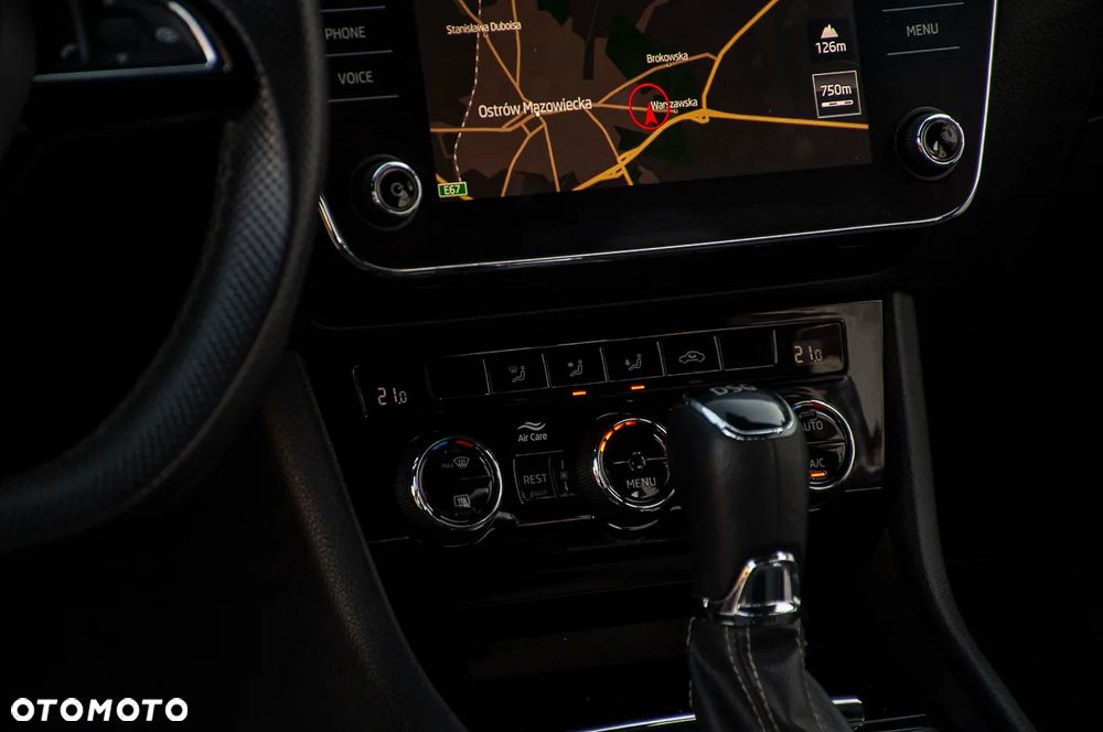 Skoda Superb 2.0 TDI DSG Sportline - 32