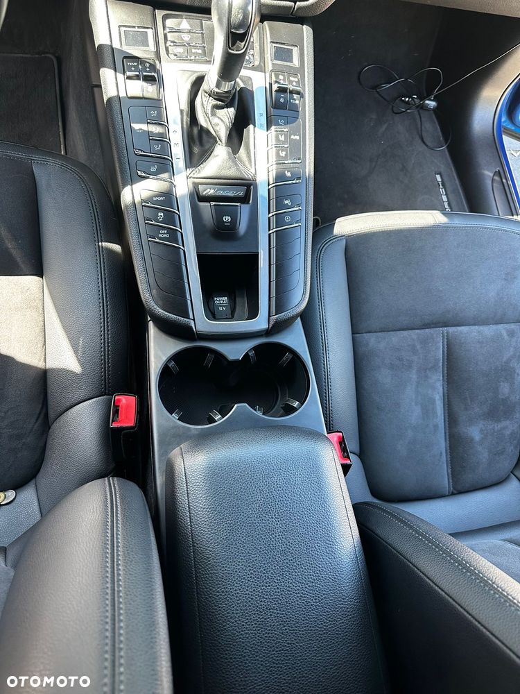 Porsche Macan Standard - 8