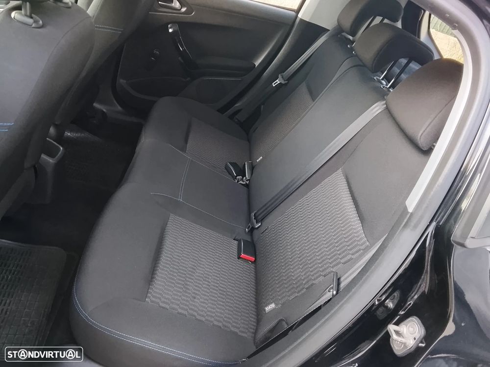 Peugeot 208 1.6 BlueHDi Style - 16