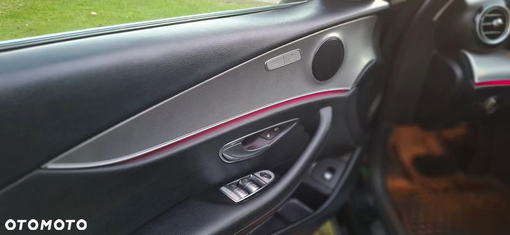 Mercedes-Benz Klasa E 220 d 9G-TRONIC - 35