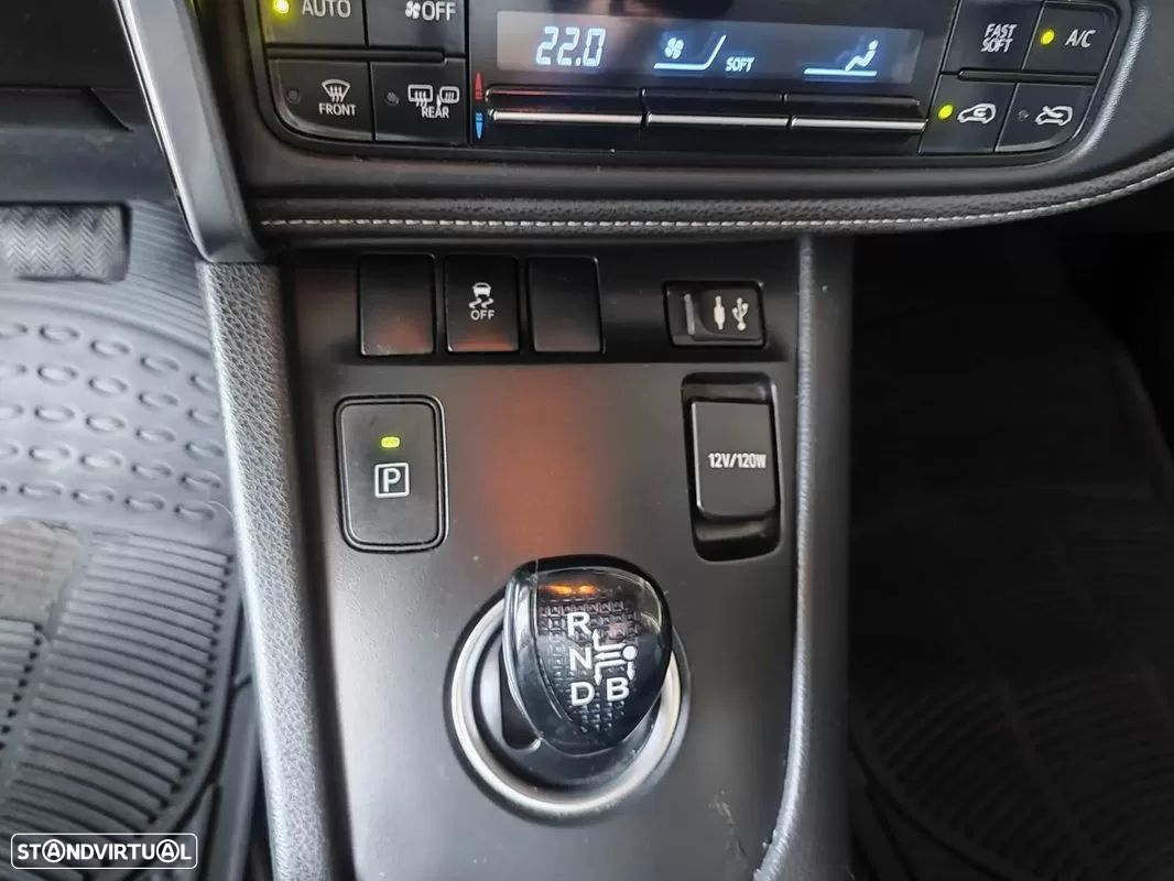 Toyota Auris Touring Sports 1.8 HSD Comfort+P.Sport - 31