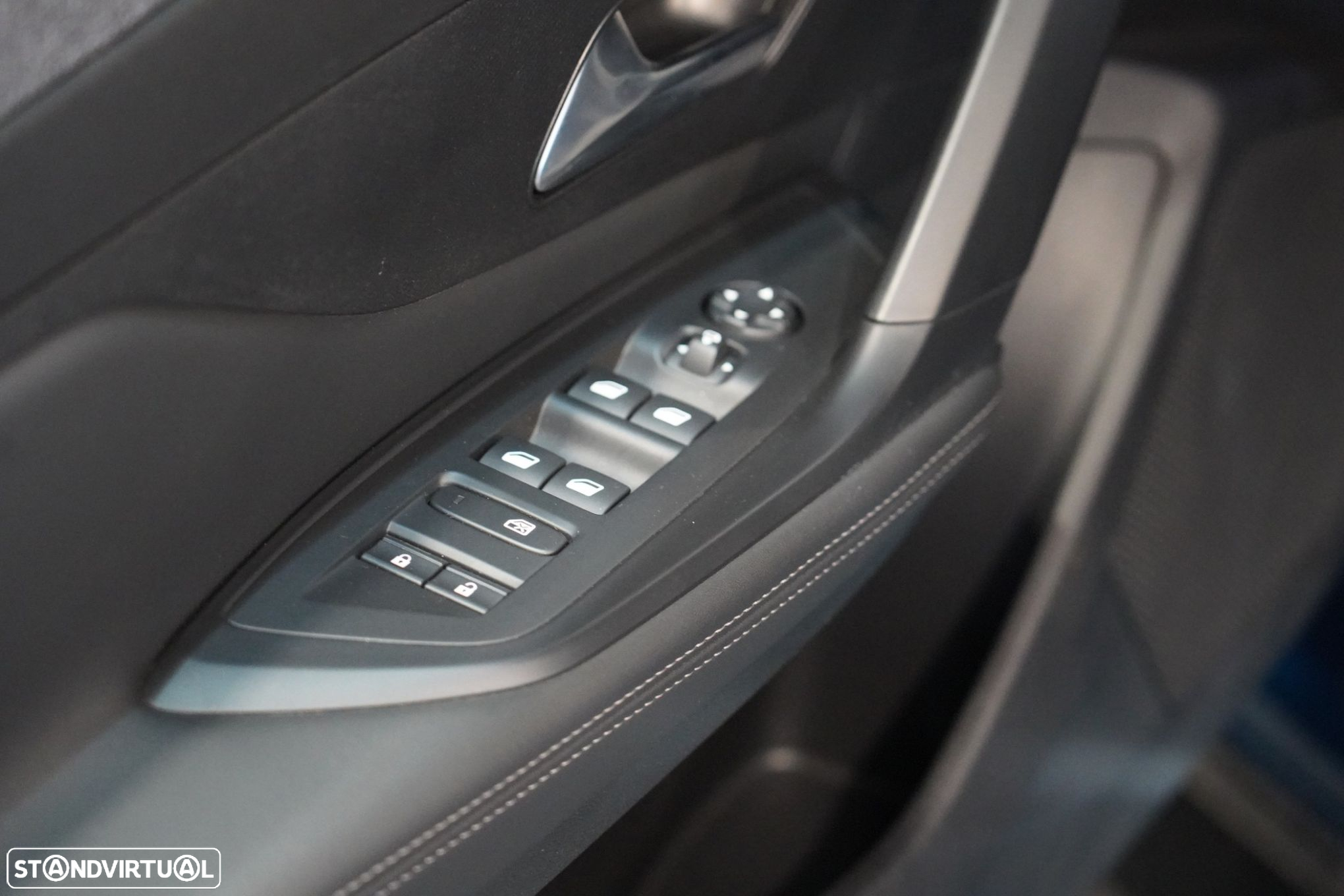 Peugeot 408 1.2 PureTech Allure EAT8 - 32