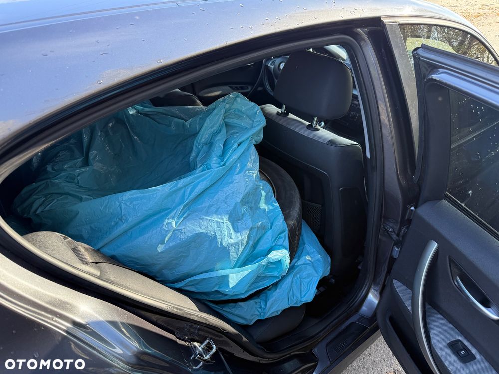 BMW Seria 1 120i - 12