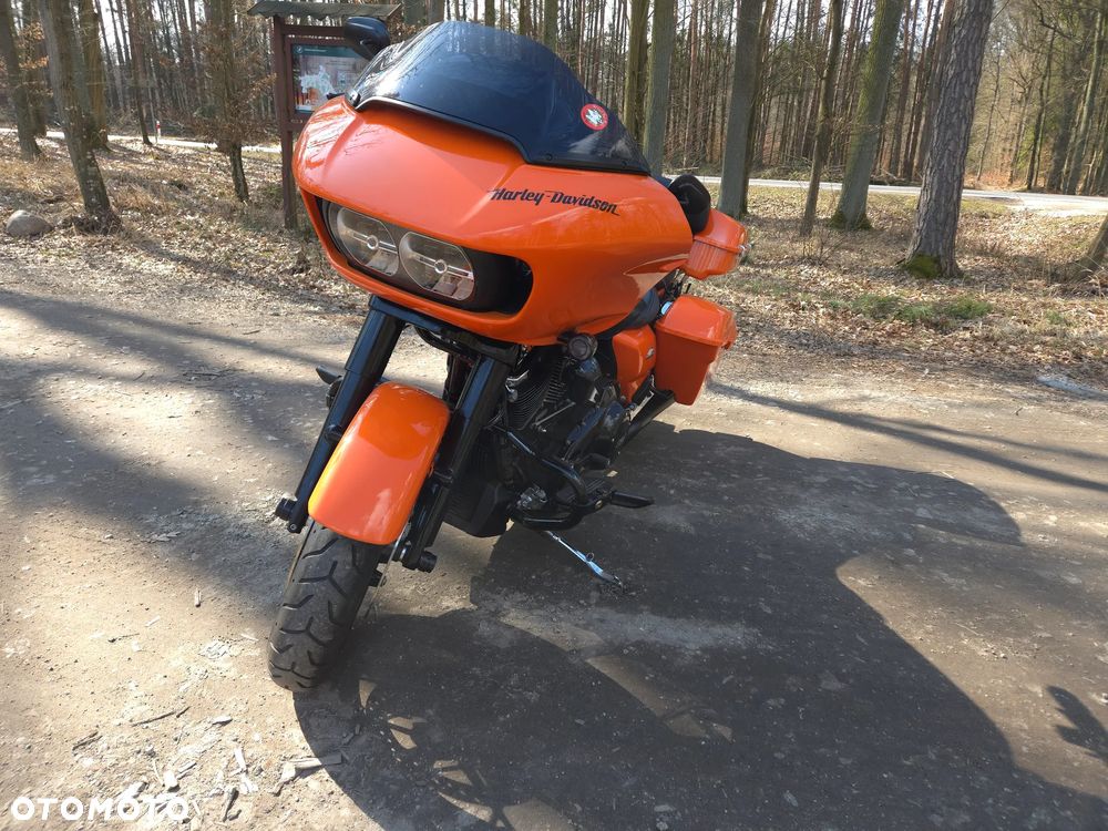 Harley-Davidson Touring Road Glide - 2