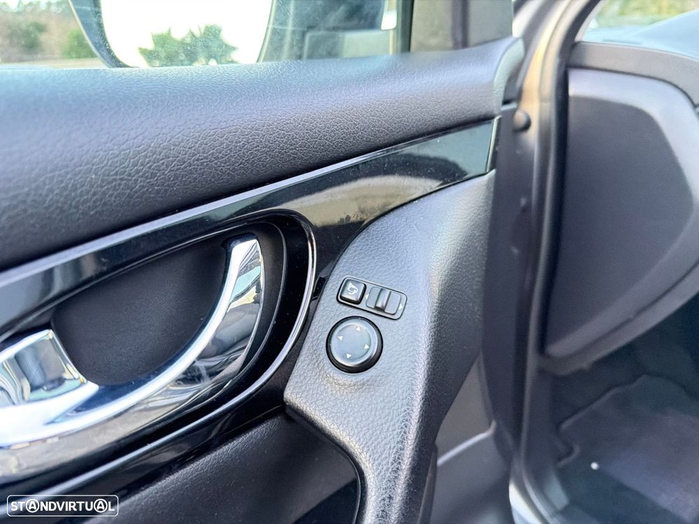 Nissan Qashqai 1.5 dCi N-Connecta - 22