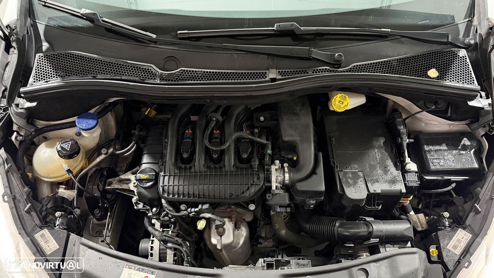 Peugeot 208 1.2 PureTech Signature - 26